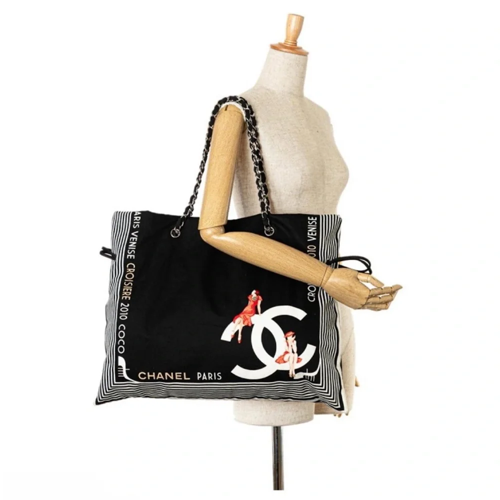Authentic Chanel Limited Edition Cruise 10’ Paris-Venice Cruise Bon Bon Tote Bag